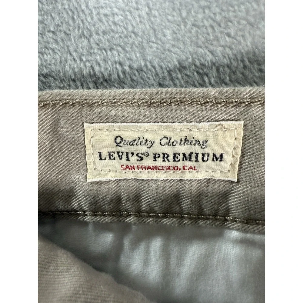 Levi's Premium Pants Men's 25x30 Tan Chino‎ NWT